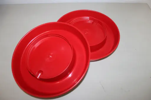 [1786] 1 Gallon Plastic Waterer Base 